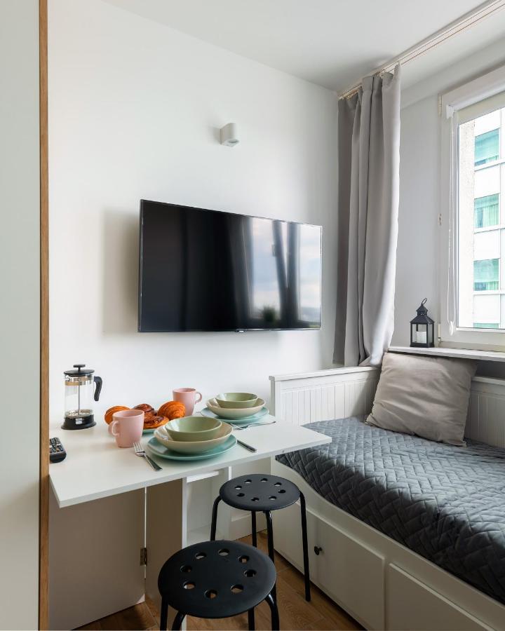 Apartament Sliska 3 - - 100m Od Zlotych Tarasow Oraz 200m Od Dworca Centralnego, Piekny Widok Na Panorame Warszawy - Wifi - Smart Tv 55 Cali - Better *