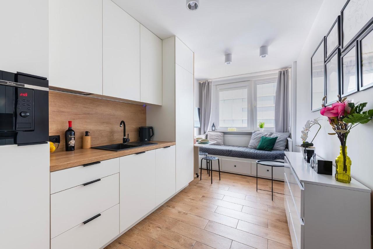 Apartament Sliska 3 - - 100m Od Zlotych Tarasow Oraz 200m Od Dworca Centralnego, Piekny Widok Na Panorame Warszawy - Wifi - Smart Tv 55 Cali - Better Warszawa